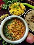 Kathiyawadi Sev Galka nu Shak (sponge gourd and sev curry)