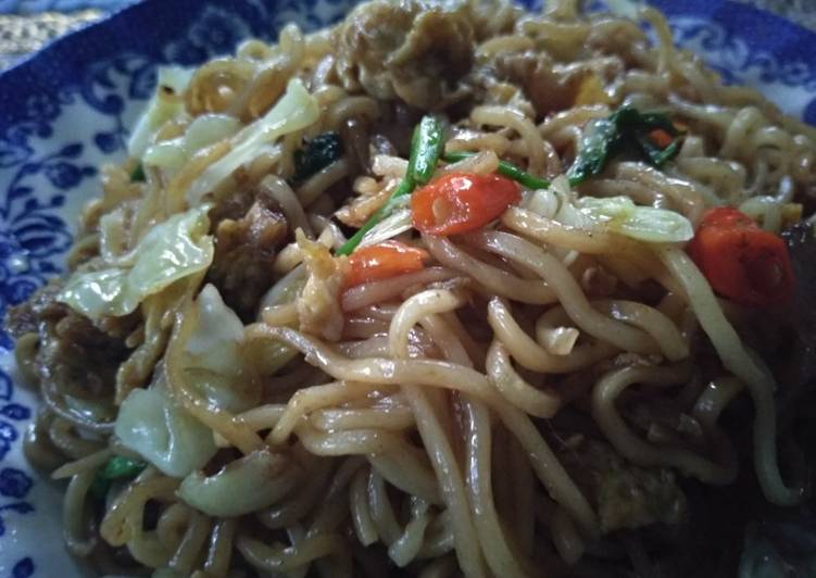 Bagaimana Menyiapkan Mi goreng hemat nikmat, Enak