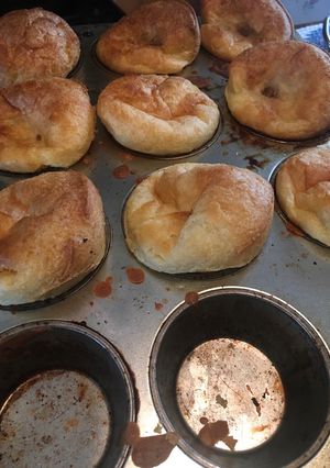 A picture of Rock ledge popovers.