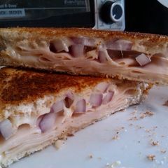 A picture of The Chicken Muenster with Onion.