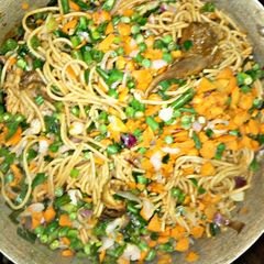 A picture of Spaghetti with veggies.