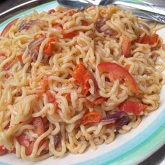 A picture of Easy made Noodles with Veggies.