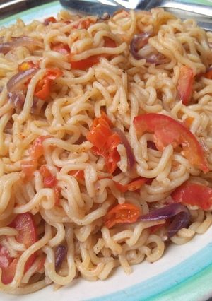 A picture of Easy made Noodles with Veggies.