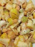 Khatti meethi fruit chaat