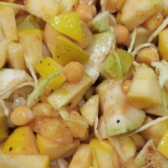 A picture of Khatti meethi fruit chaat.