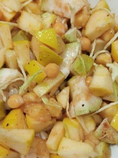 A picture of Khatti meethi fruit chaat.