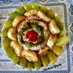 A picture of Veggie fruit tikki chat.