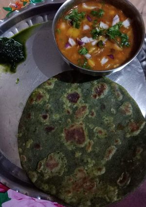 পালং শাকের পরোটা (Palong shaker paratha recipe in bengali) রেসিপির প্রধান ছবি