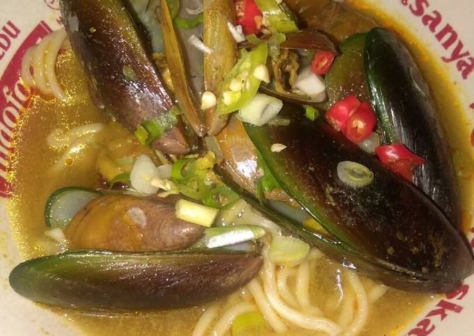 Cara Gampang Menyiapkan Kerang Bumbu Kuning Anti Gagal