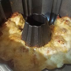 A picture of Cheesy, spicy pull apart bread.