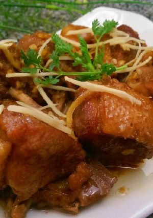 Hình của món Vịt Kho Gừng.