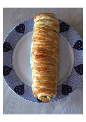 Foto principal de Trenza rellena de verdura y queso