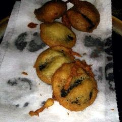 A picture of Deep Fried Oreos.