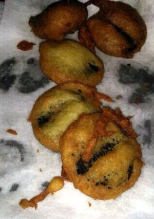 A picture of Deep Fried Oreos.