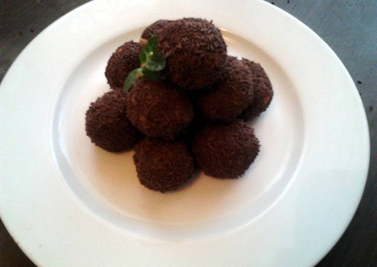 Simple Way to Make Favorite Ladybirds Caramel Choc Balls .