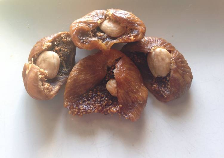 Steps to Make Award-winning Almond Stuffed Figs