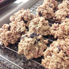 A picture of Awake Breakfast Cookies 🍪.