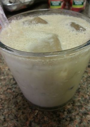 A picture of Snickers honey coffee smoothie.