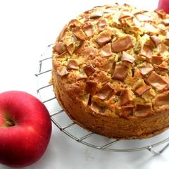 A picture of Perfect in Autumn! Light and Fluffy Apple and Black Tea Cake.