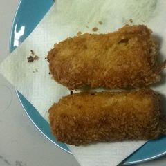 A picture of Cheesy chicken roll.
