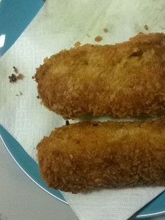 A picture of Cheesy chicken roll.