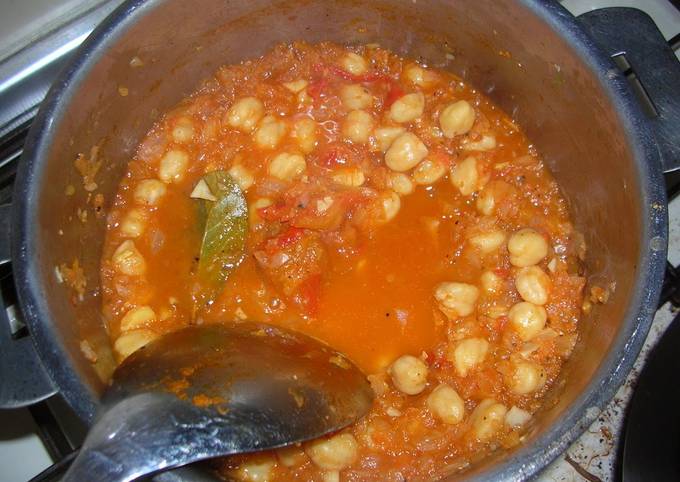 Vegetarian Curry with Chickpeas