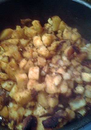 A picture of paprika potatoes.