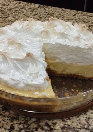 Una foto de Pie de Limón con Queso Crema