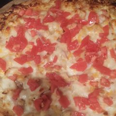 A picture of Ranch Chicken Pizza.