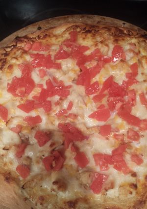 A picture of Ranch Chicken Pizza.