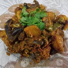 A picture of Stir fry Baingan aloo.
