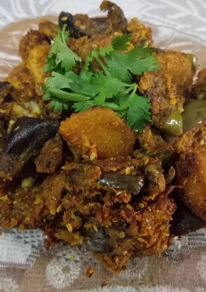 A picture of Stir fry Baingan aloo.