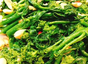 Hình của món Cải đắng xào tỏi.