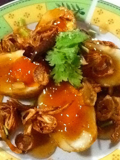 A picture of Thai Sweet And Sour Fried Boiled Eggs (Khai Luk Koei).