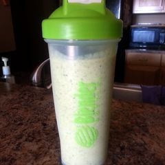 A picture of Healthy meal replacement shake.