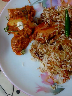 হাইদ্রাবাদী কাচ্চী চিকেন দম বিরিয়ানি(Hyderabadi kachchi chicken dum biriyani recipe in Bengali) রেসিপির প্রধান ছবি
