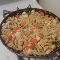 A picture of Chicken skillet.