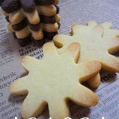 A picture of Crispy and Melt-in-your-mouth Almond Cookies.