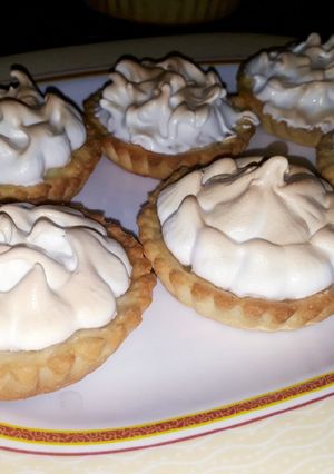 Una foto de Mini lemon pies!