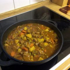 A picture of Left over Roast Beef Curry.