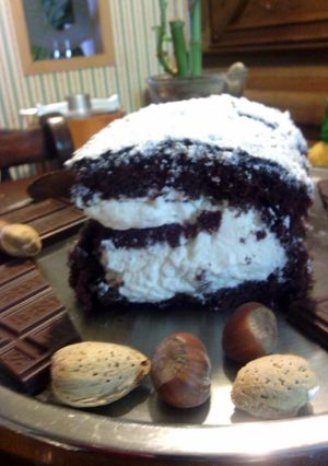A picture of chocolate cake roll.