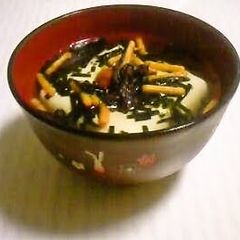 Healthy Tofu Ochazuke for a Diet or a Late Night Snack A picture of Healthy Tofu Ochazuke for a Diet or a Late Night Snack.