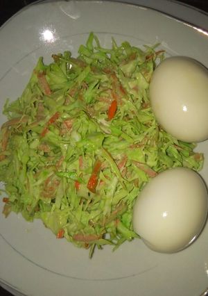 A picture of Coloured coleslaw.