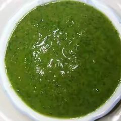 A picture of Hari Chutney.
