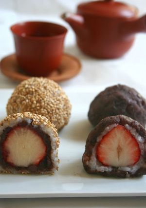 A picture of Strawberry Ohagi Rice Cakes.