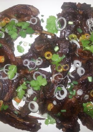 A picture of Sweet 'n Sticky Asian-Style lamb chops.