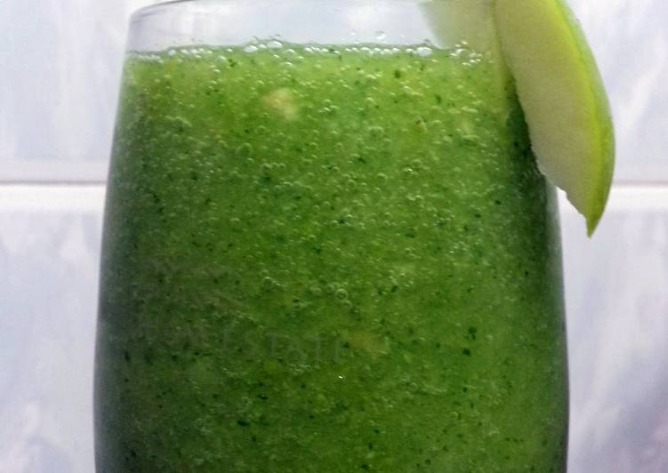 Green Apple And Cucumber Juice