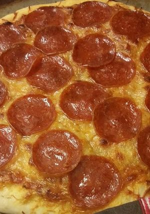 A picture of Easy homemade pizza.