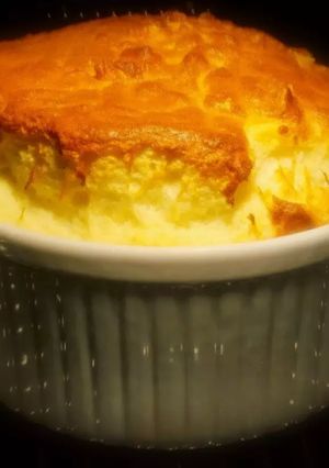 Zdjęcie przepisu Suflet serowy - Soufflé au fromage.