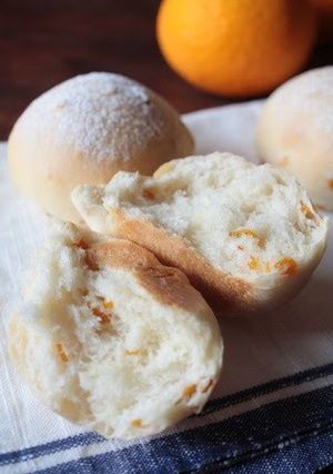 A picture of Orange Peel Bread Rolls.